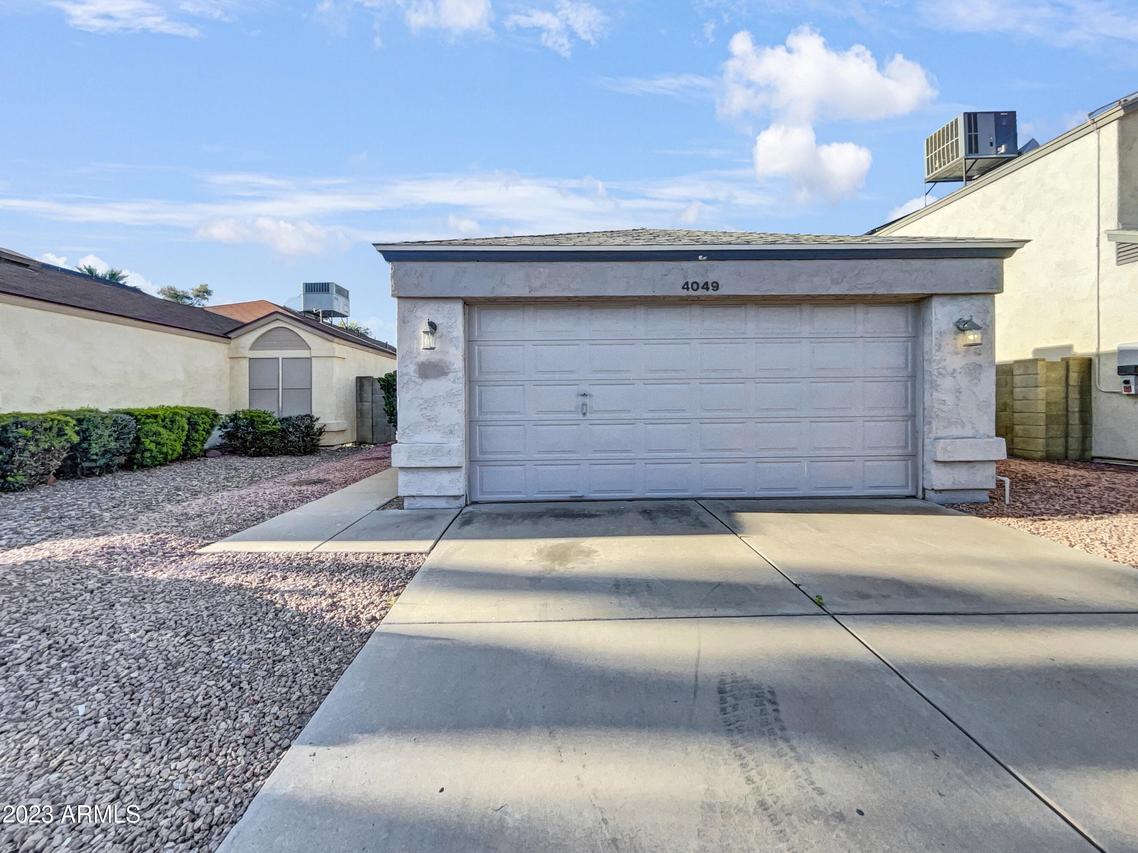 4049 W Camino Vivaz, Glendale, AZ 85310