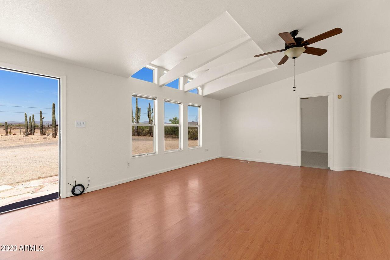 25605 W Rockaway Hills Rd., Morristown, AZ 85342