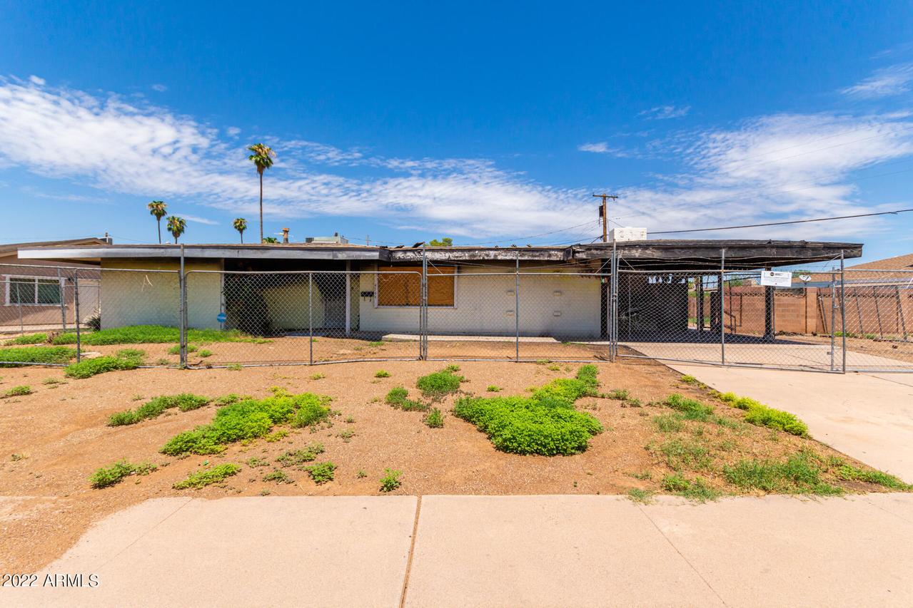 4744 N 58th Dr., Phoenix, AZ 85031