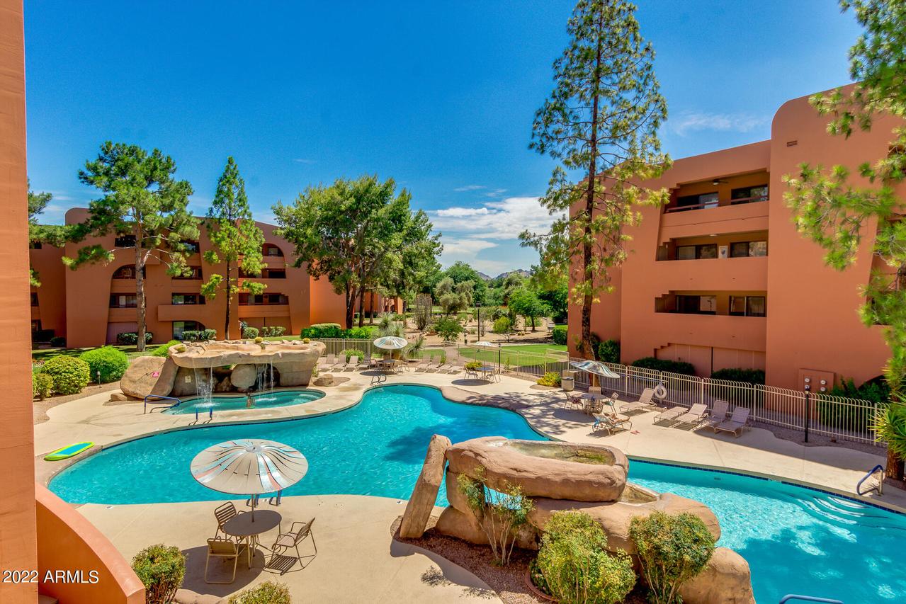 12222 N Paradise Village Pkwy. #123, Phoenix, AZ 85032