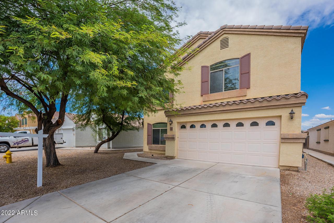 1330 E Daniella Dr., San Tan Valley, AZ 85140