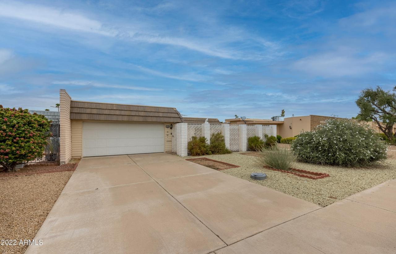 13670 N Buccaneer Way, Sun City, AZ 85351