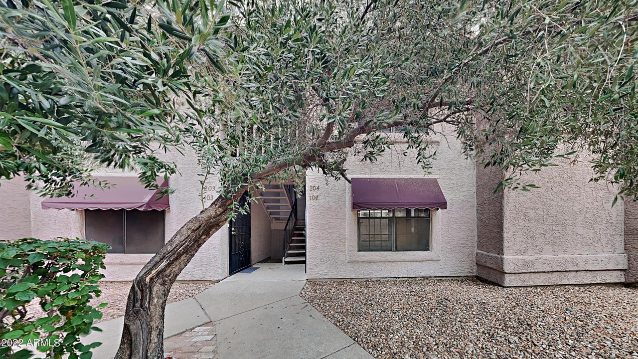 1077 W 1st St. #104, Tempe, AZ 85281