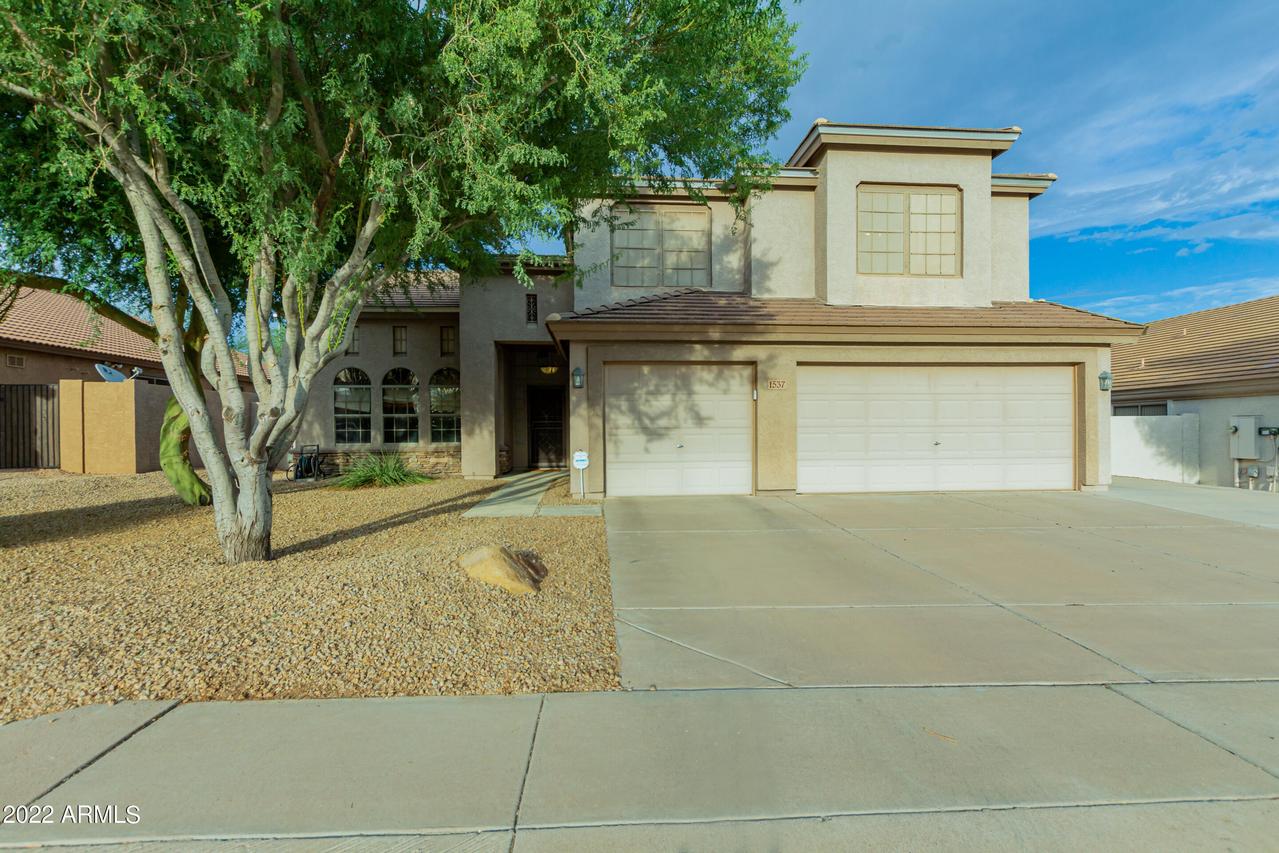 1537 N Sierra Heights Cir., Mesa, AZ 85207