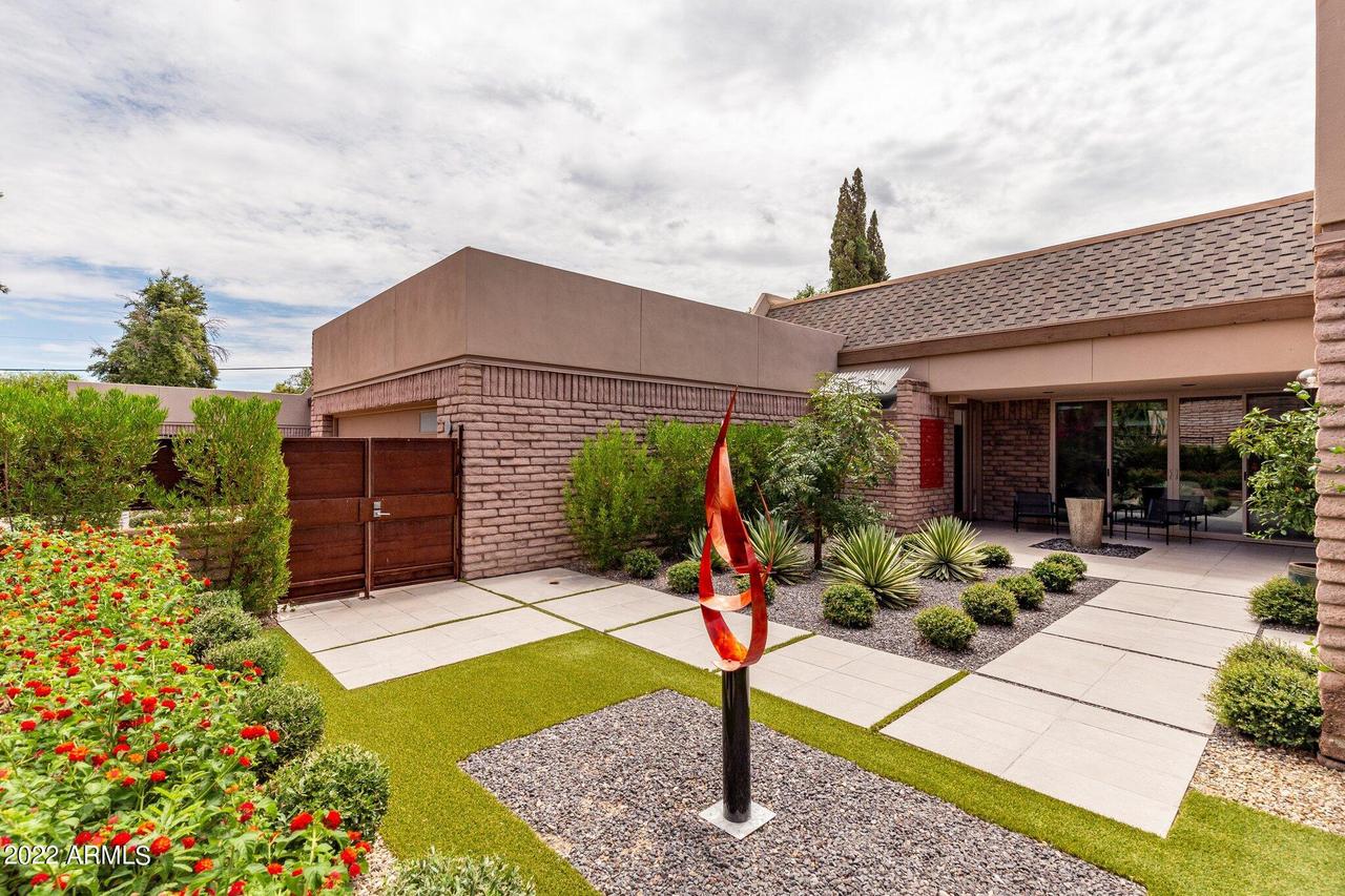 7038 N 11th Dr., Phoenix, AZ 85021