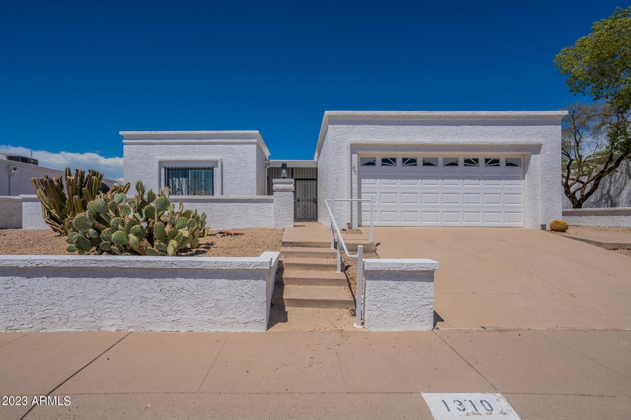 1310 E Winged Foot Rd., Phoenix, AZ 85022