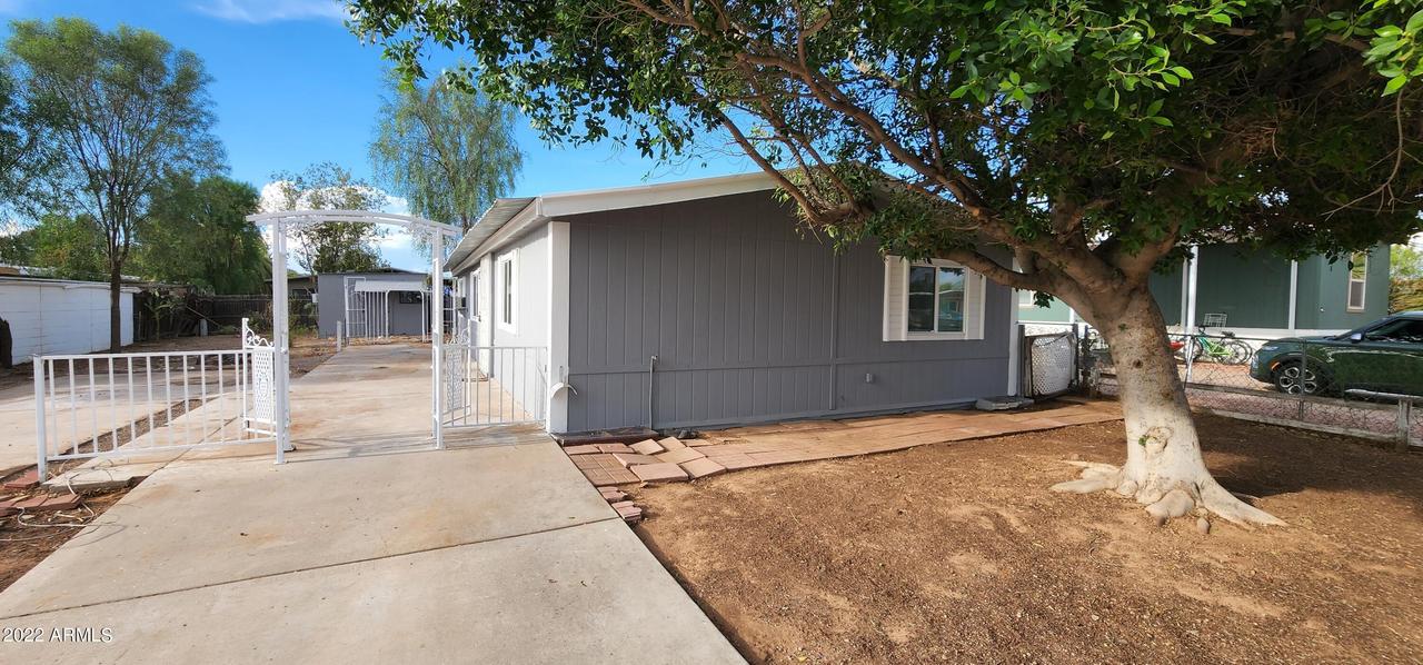 7702 E Holmes Ave., Mesa, AZ 85209