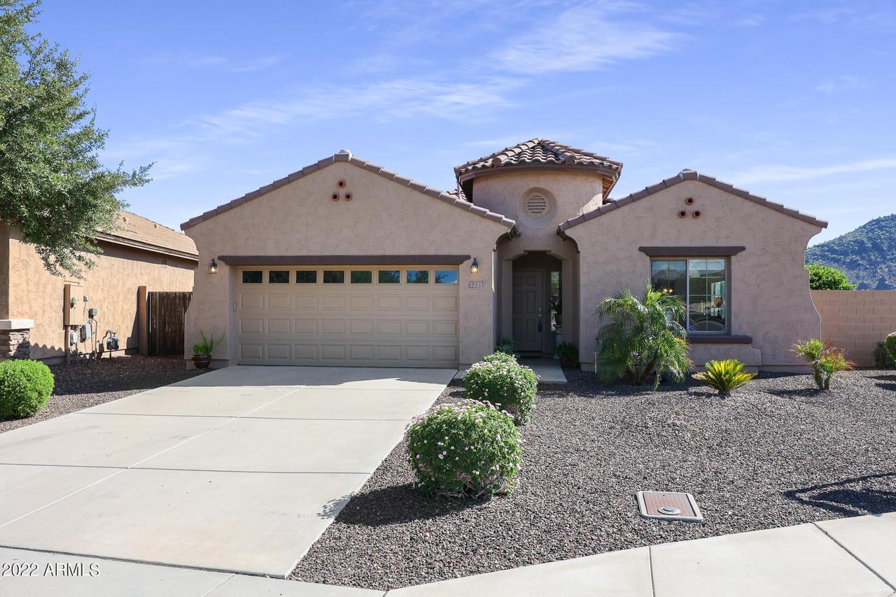5221 W Molly Ln., Phoenix, AZ 85083