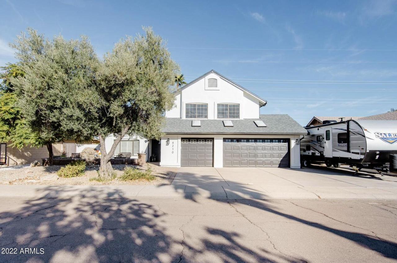 4210 W Saguaro Park Ln., Glendale, AZ 85310