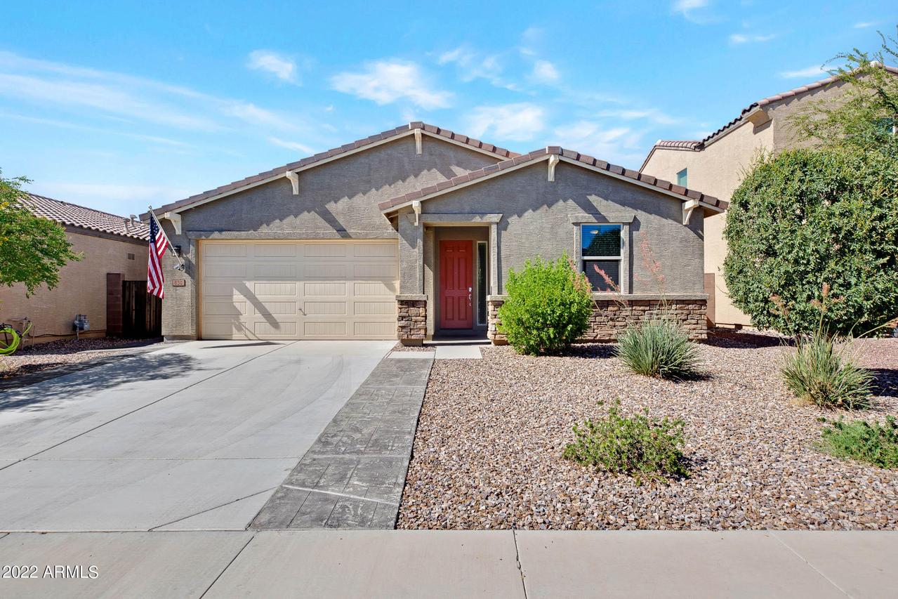 850 W Blue Ridge Dr., San Tan Valley, AZ 85140