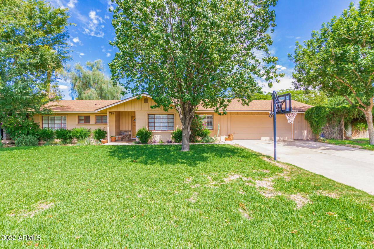 148 E Royal Palm Rd., Phoenix, AZ 85020