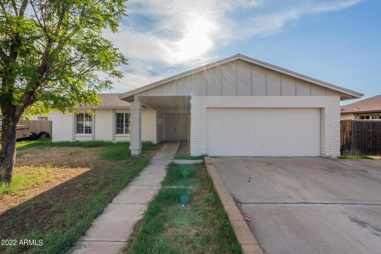 5036 N 70th Ave., Glendale, AZ 85303