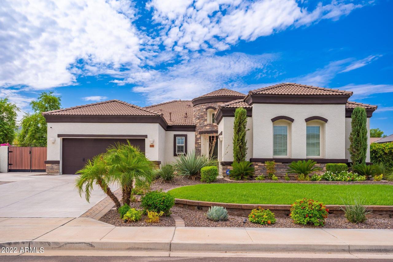 3213 W Melody Dr., Laveen, AZ 85339