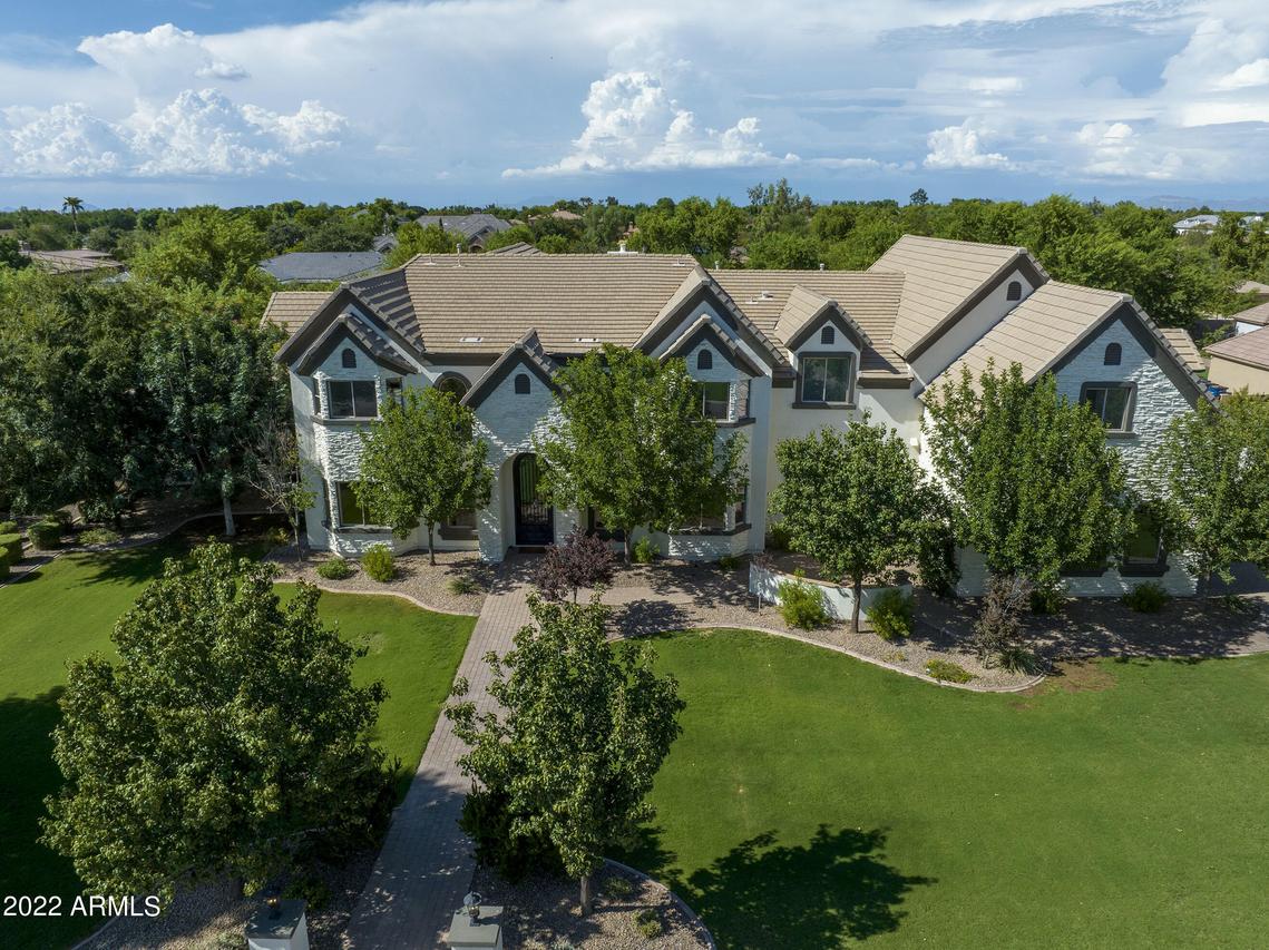 2052 E Sanoque Blvd., Gilbert, AZ 85298