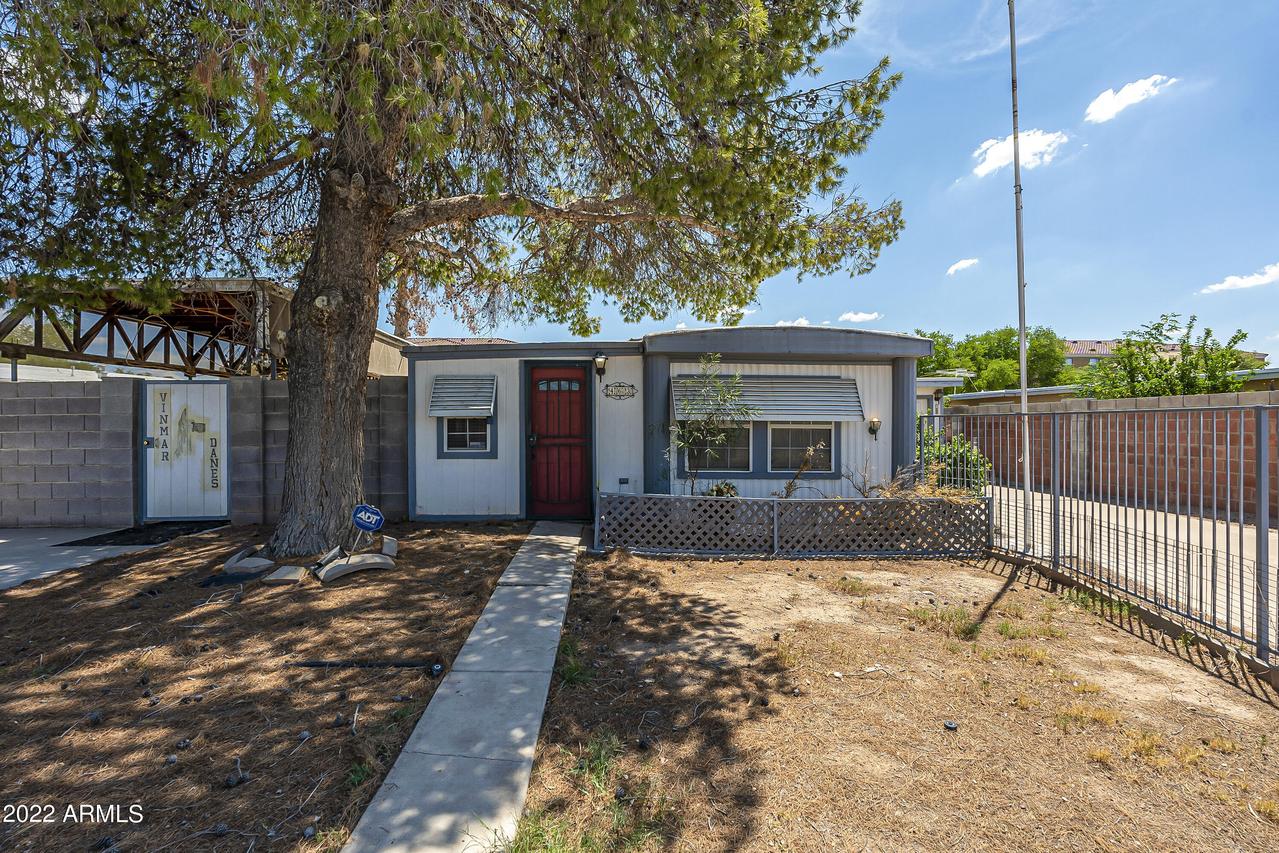 463 E Kenwood St., Mesa, AZ 85203
