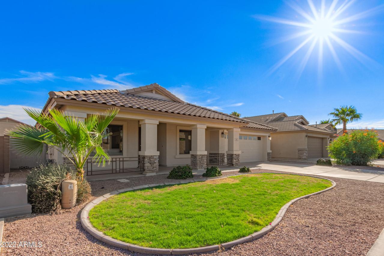 335 E Embassy Dr., San Tan Valley, AZ 85143