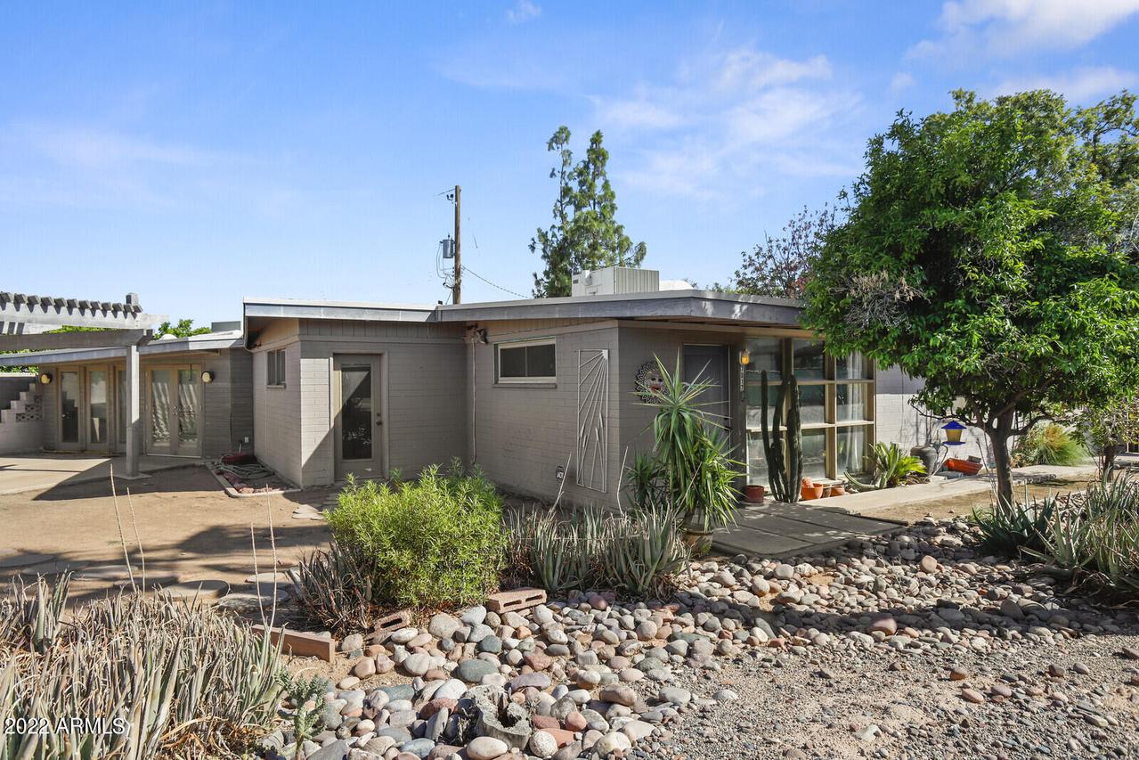 7017 E Orange Blossom Ln., Paradise Valley, AZ 85253