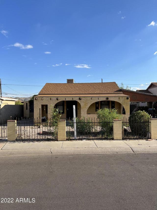 2439 E Chipman Rd., Phoenix, AZ 85040