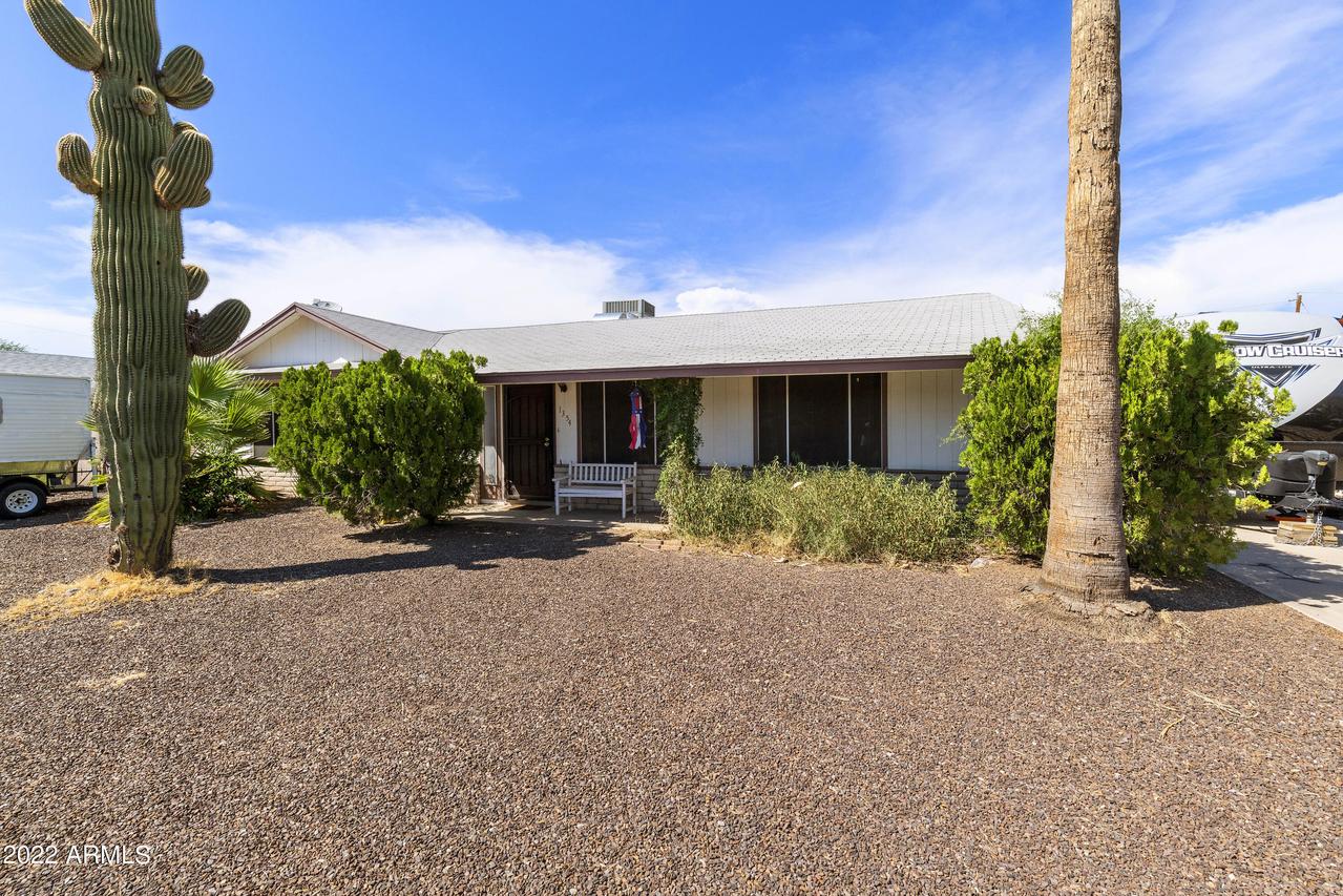 1354 E 26th Ave., Apache Junction, AZ 85219