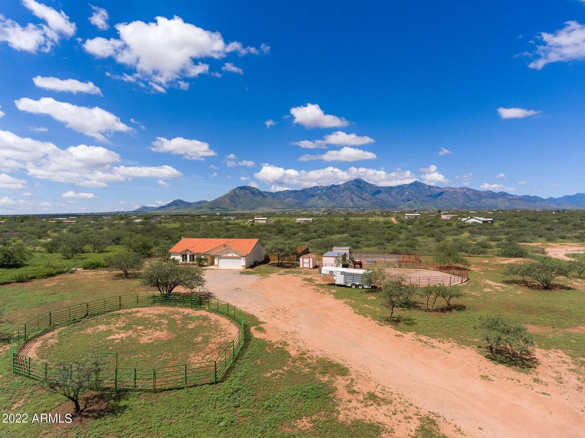 9702 E Country Pl., Hereford, AZ 85615