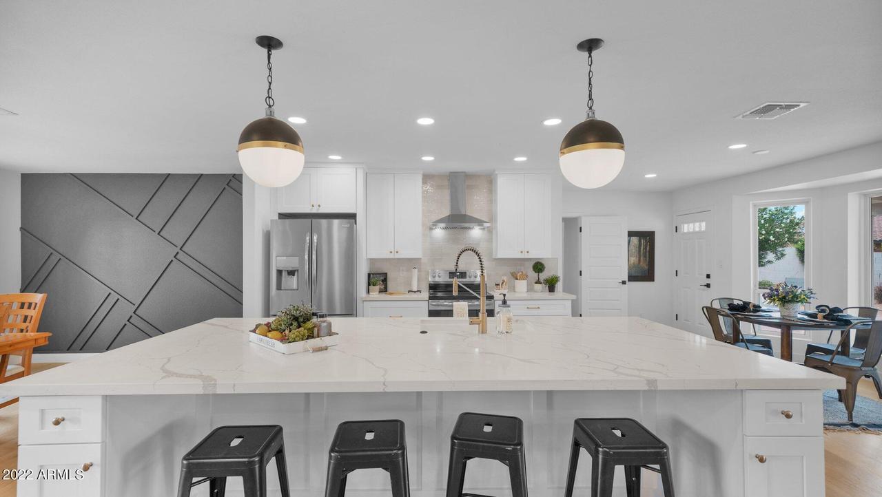 2726 E Sierra St., Phoenix, AZ 85028