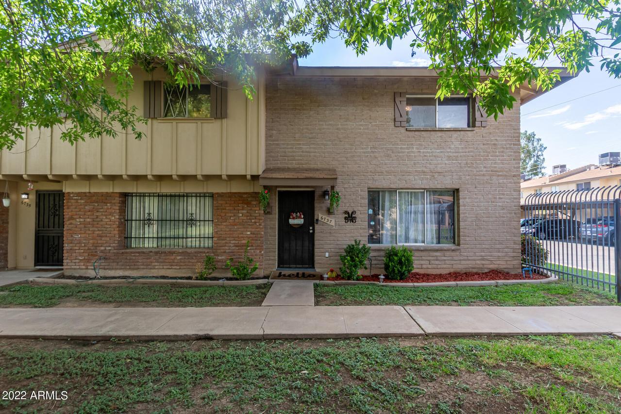 6737 N 44th Ave., Glendale, AZ 85301