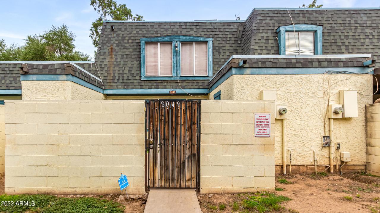 8049 N 32nd Ln., Phoenix, AZ 85051