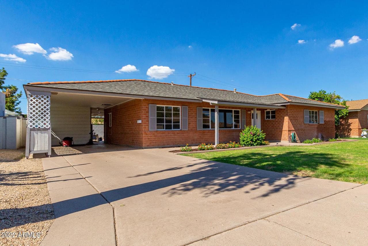 2044 W Roma Ave., Phoenix, AZ 85015