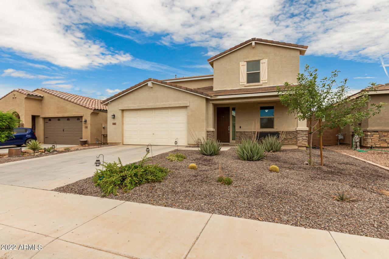 686 W Blue Ridge Dr., San Tan Valley, AZ 85140