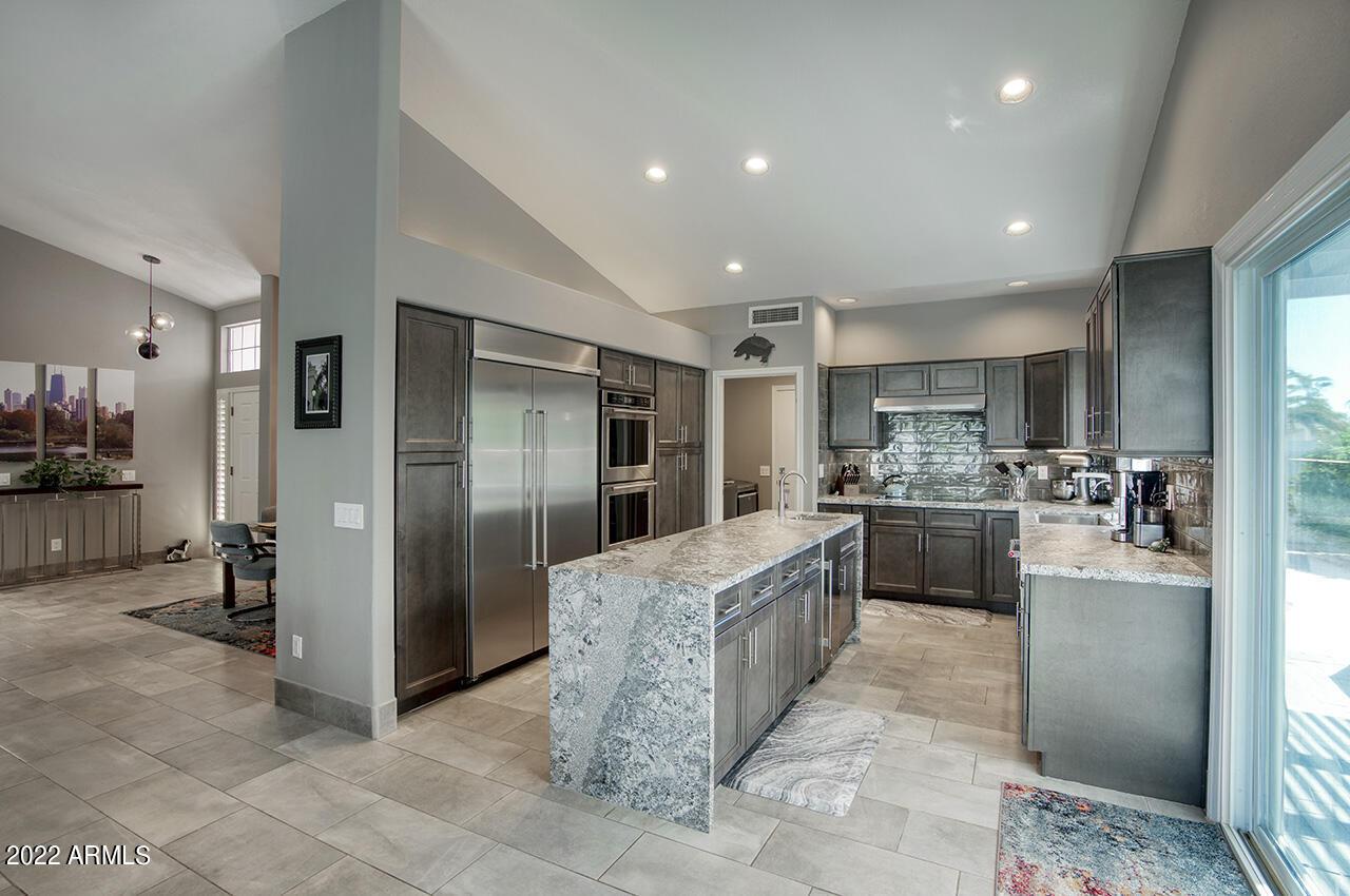 26610 S Foxglenn Dr., Sun Lakes, AZ 85248