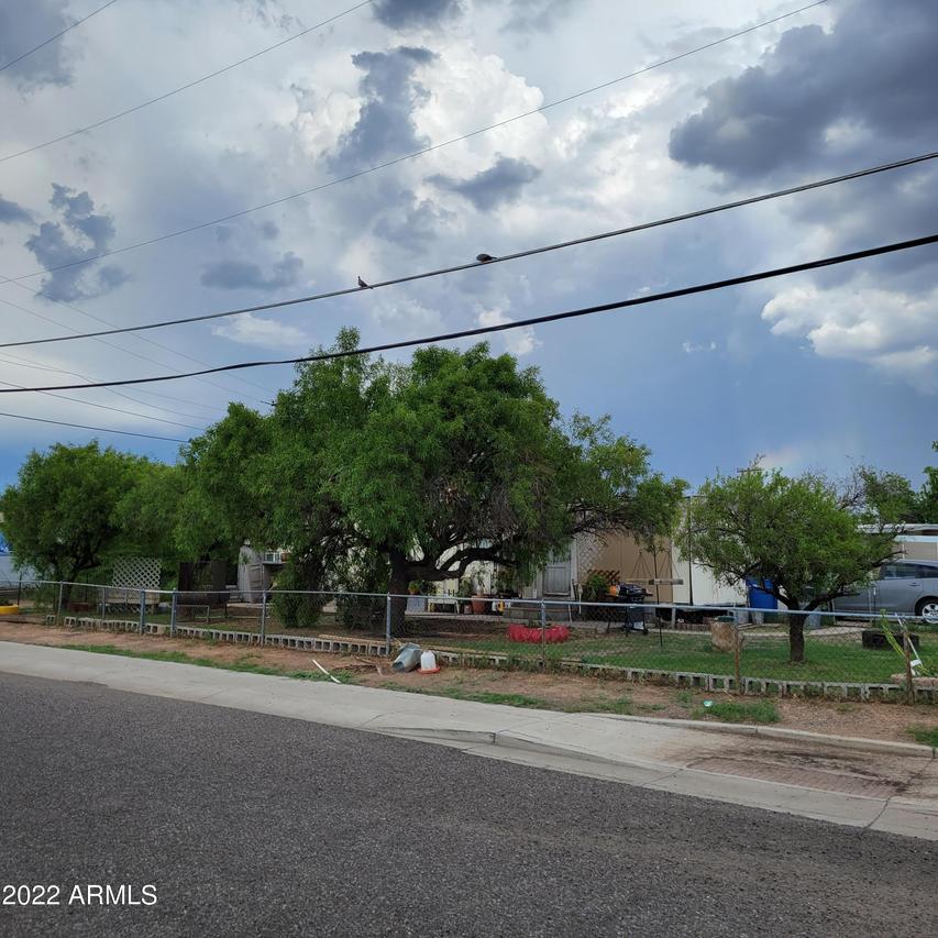 2702 E Phelps Rd., Phoenix, AZ 85032