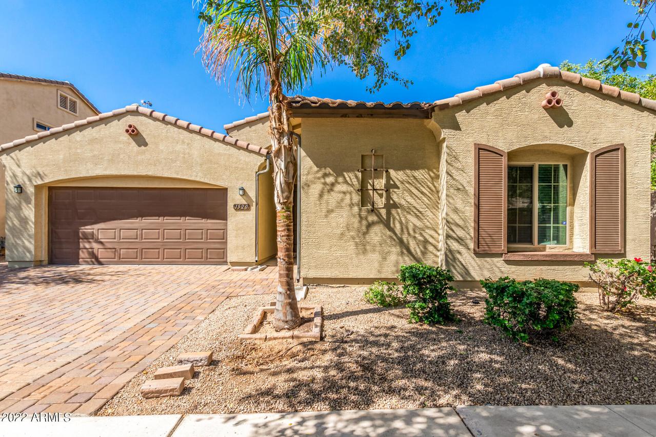 1520 E Apollo Rd., Phoenix, AZ 85042