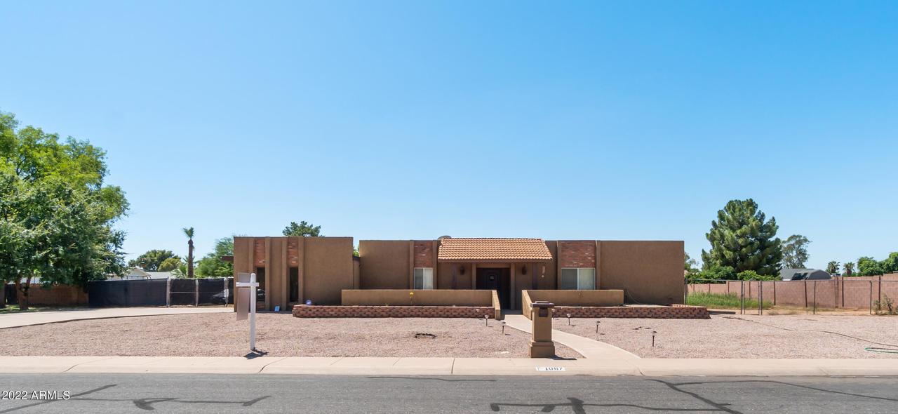 1087 E Buffalo St., Chandler, AZ 85225