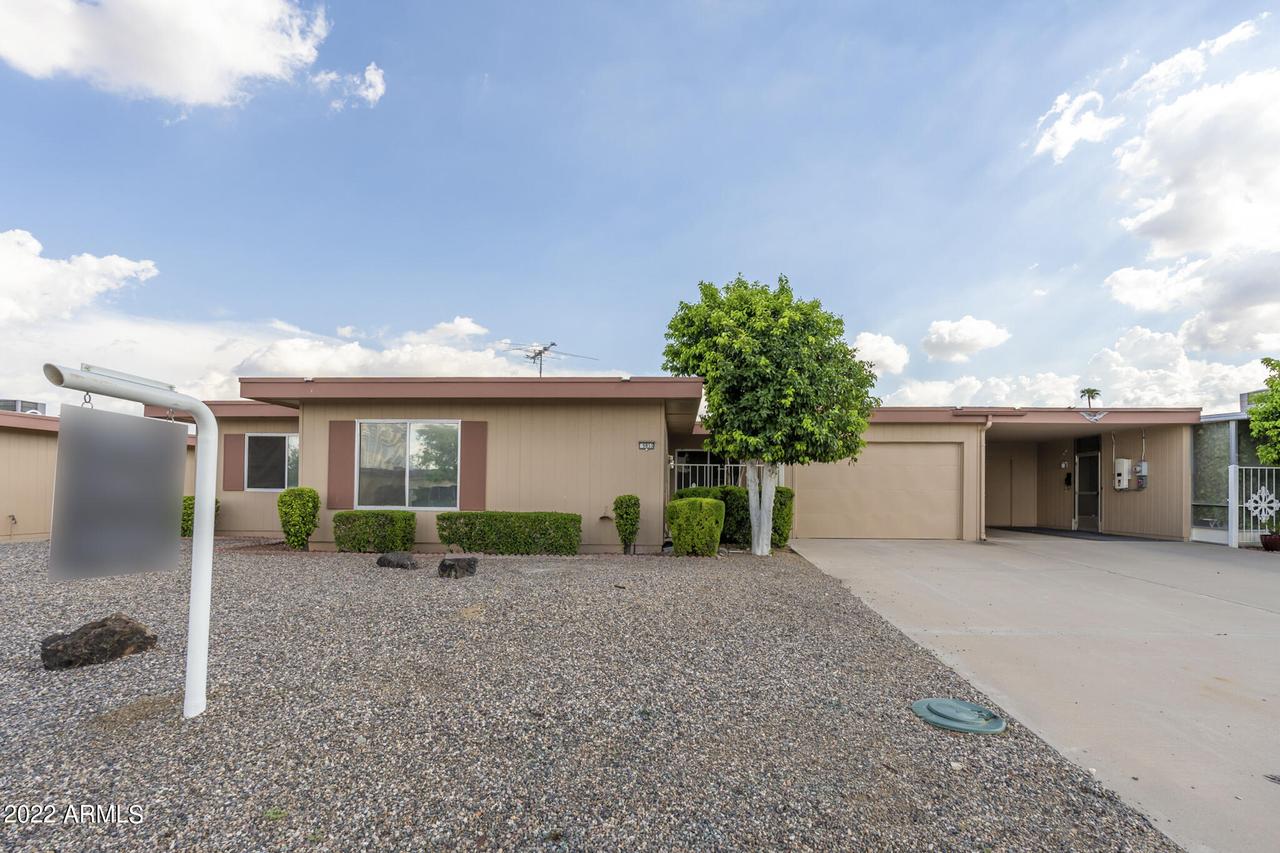 9833 W Royal Ridge Dr., Sun City, AZ 85351