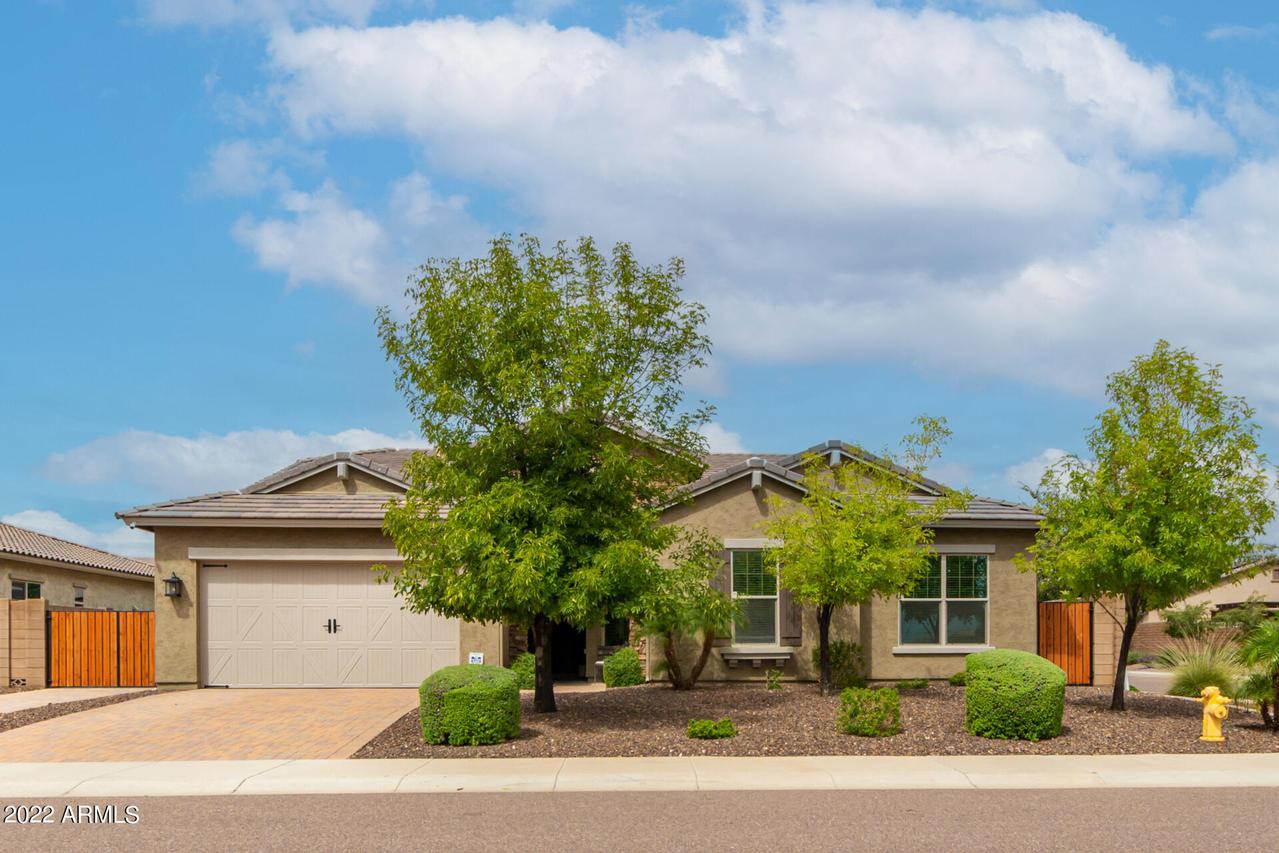 9310 W Louise Dr., Peoria, AZ 85383