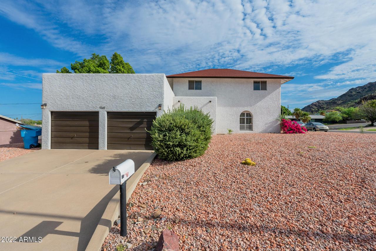 1302 E Echo Ln., Phoenix, AZ 85020