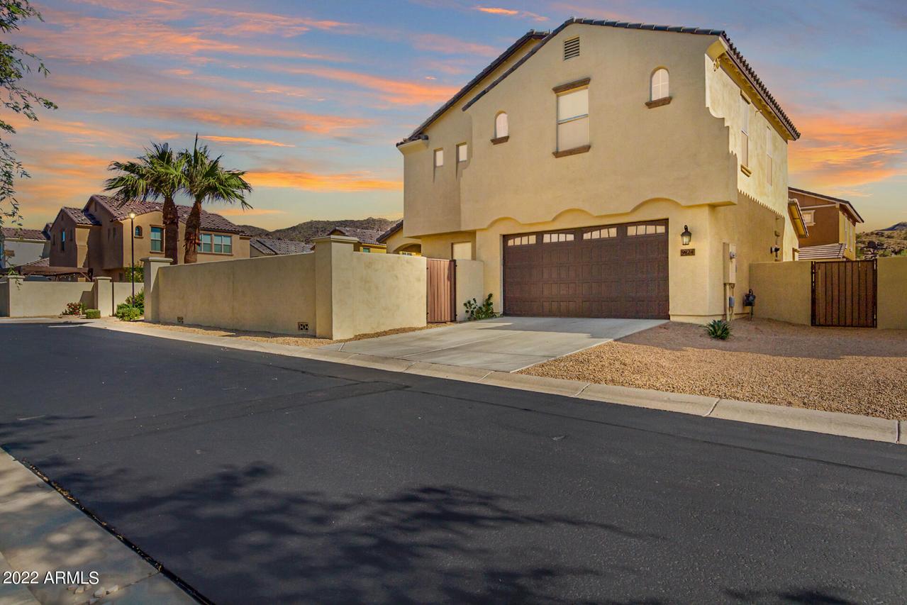 9824 S 3rd Ave., Phoenix, AZ 85041