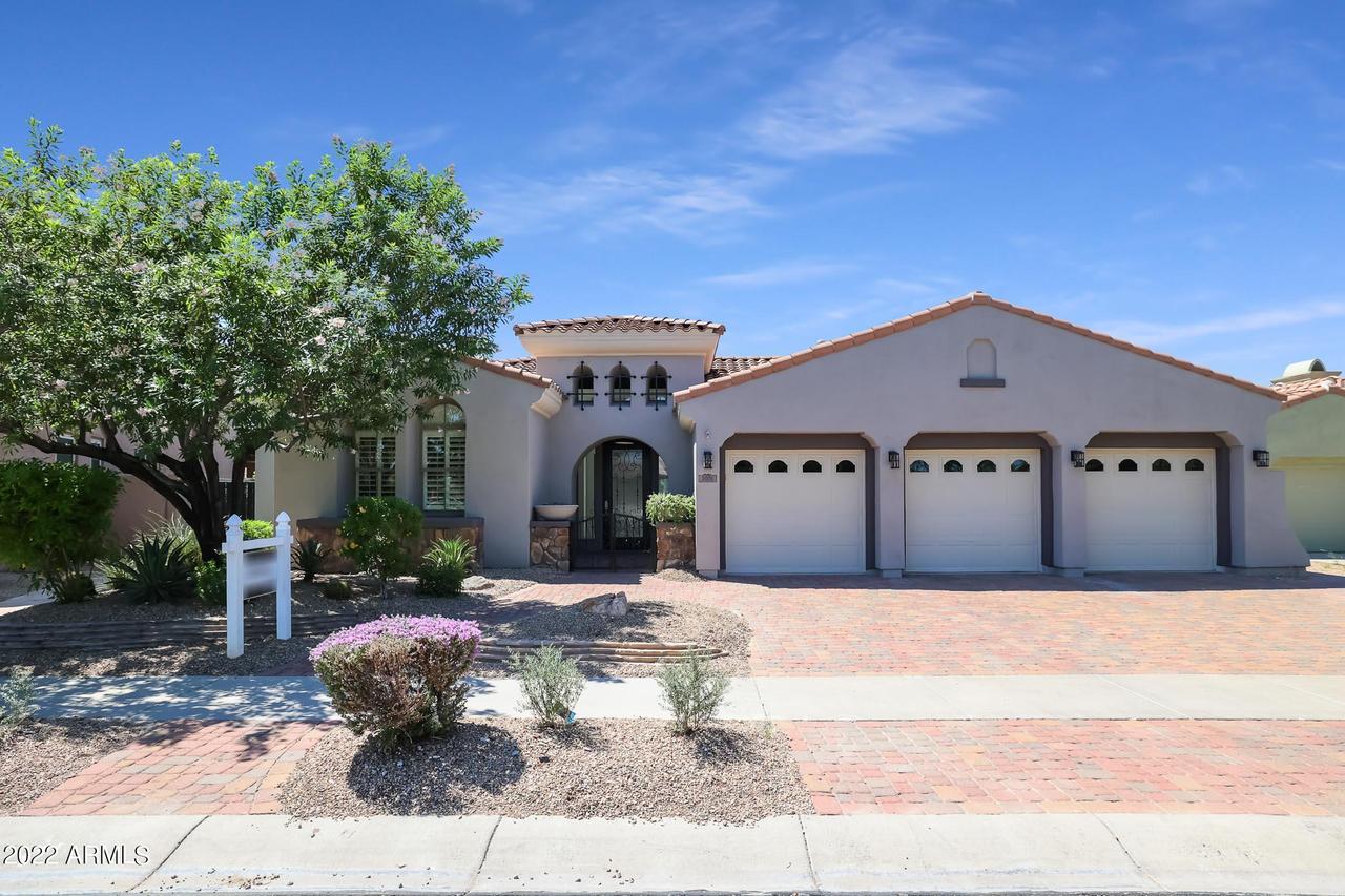 2001 W Calle Del Sol, Phoenix, AZ 85085