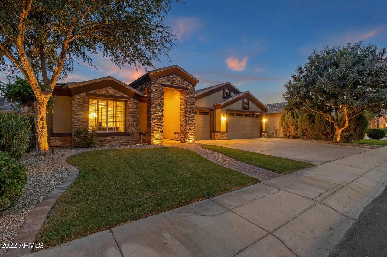 979 E Teakwood Dr., Chandler, AZ 85249