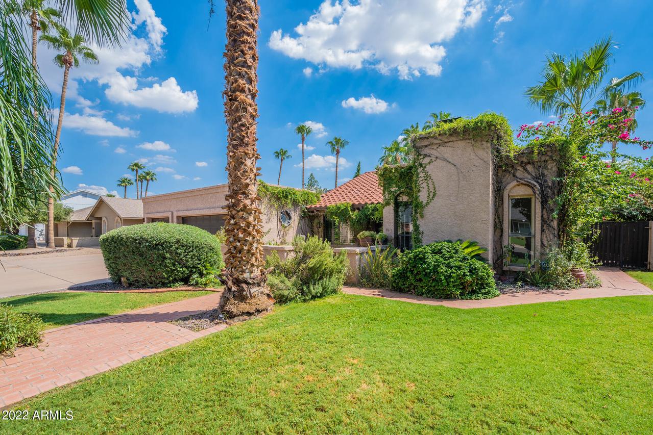 4651 E Beverly Ln., Phoenix, AZ 85032