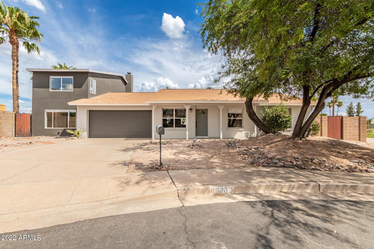 10207 S 43rd Ct., Phoenix, AZ 85044