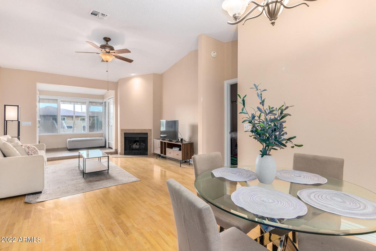 1820 E Morten Ave. #220, Phoenix, AZ 85020