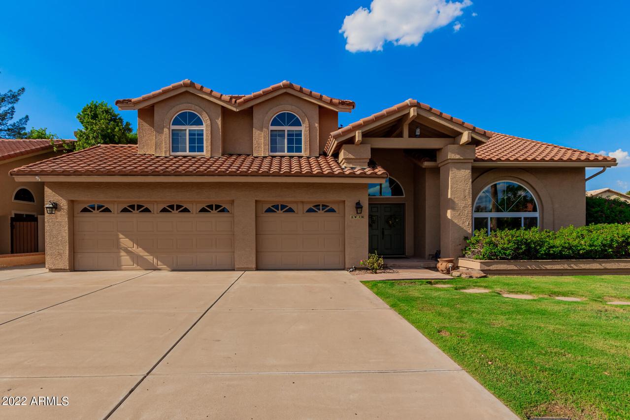 1938 E El Freda Rd., Tempe, AZ 85284