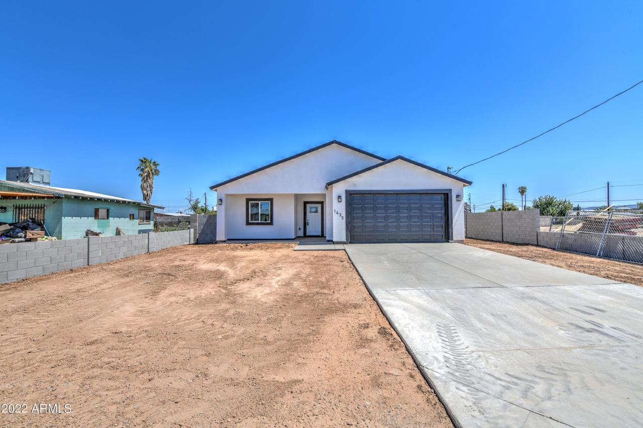 1435 S 28th Ave., Phoenix, AZ 85009