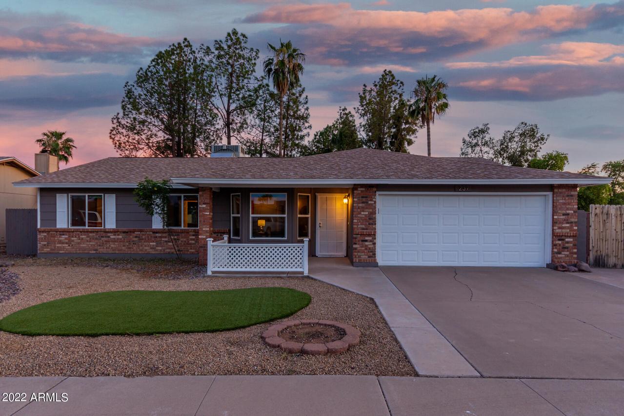 237 E Desert Ln., Gilbert, AZ 85234