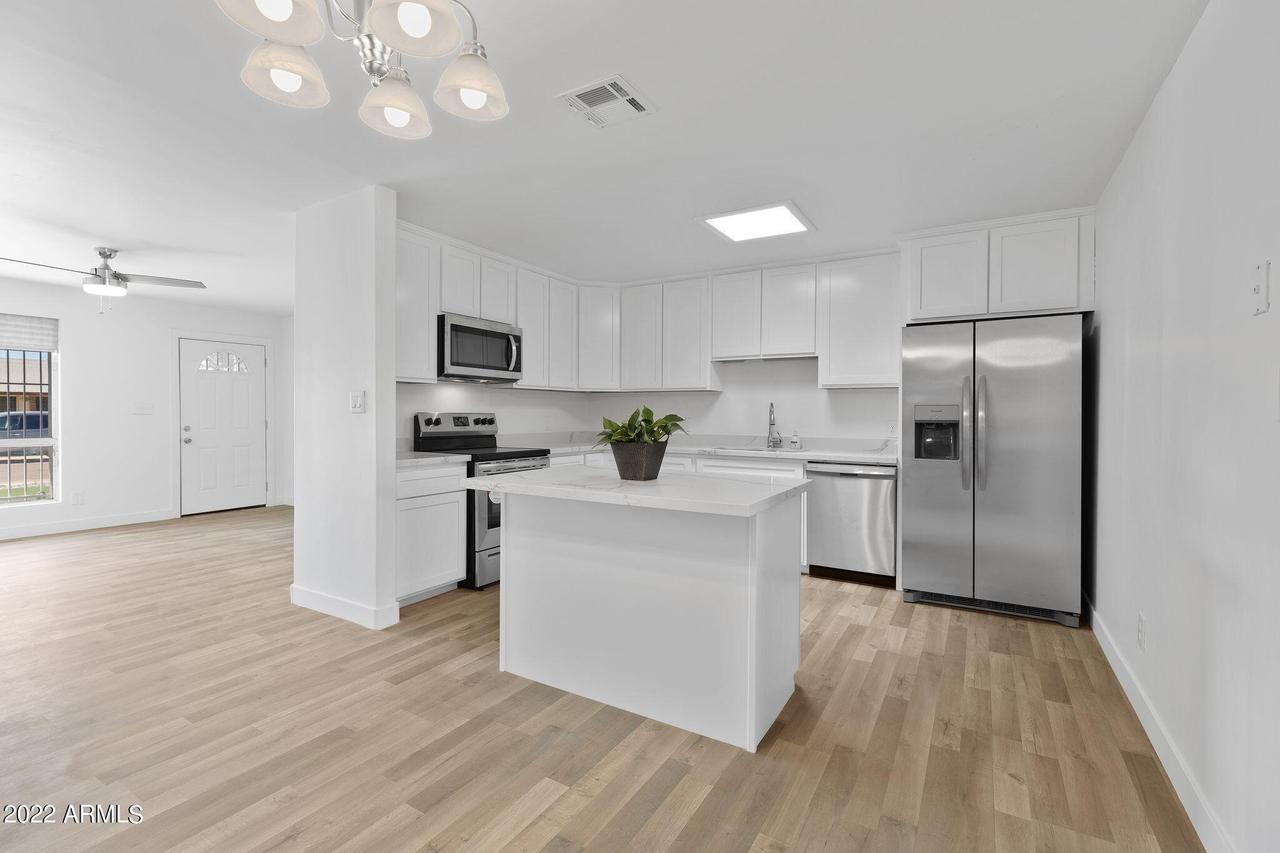 7616 W Earll Dr., Phoenix, AZ 85033