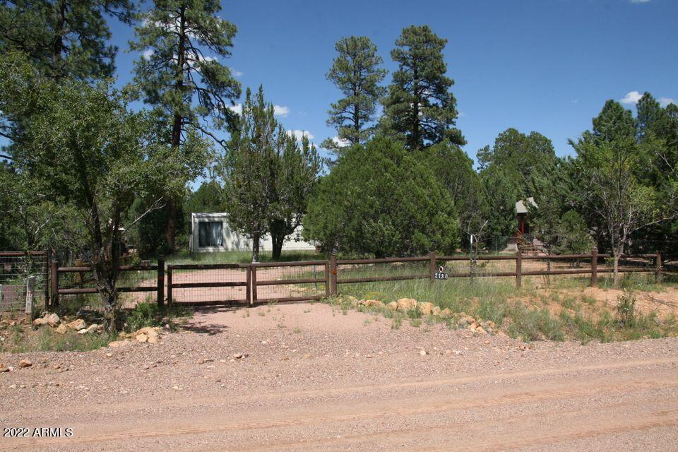 2130 Bluejay Rd., Overgaard, AZ 85933