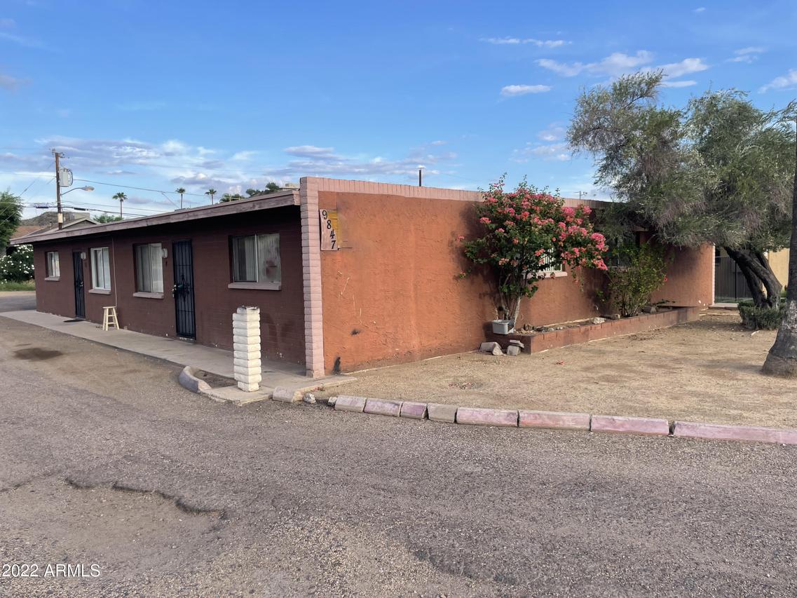 9847 N 11th Ave., Phoenix, AZ 85021