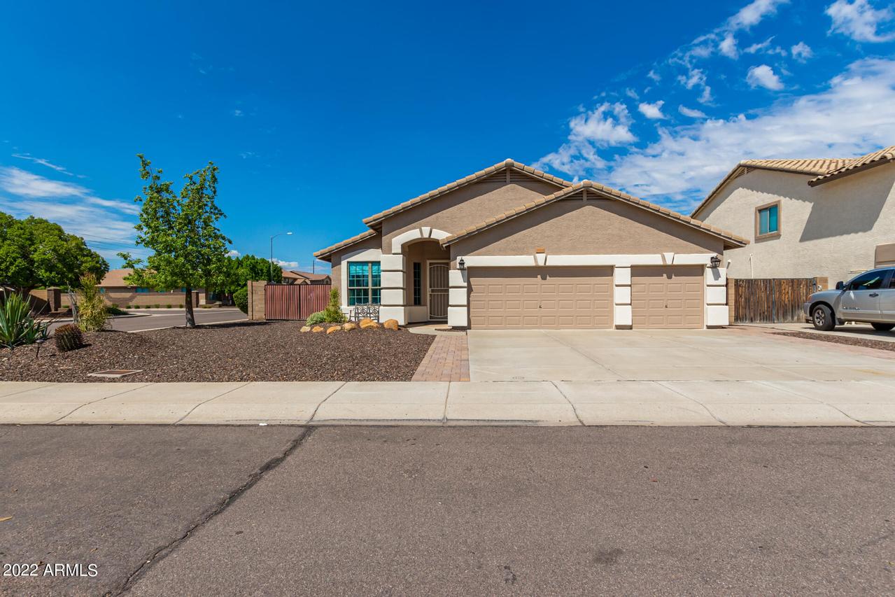 9066 W Yukon Dr., Peoria, AZ 85382