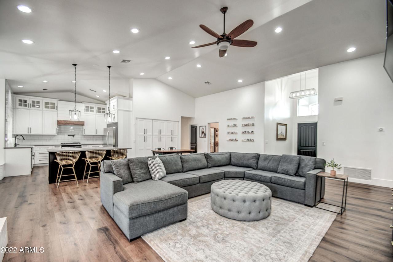 1851 E Leland Cir., Mesa, AZ 85203